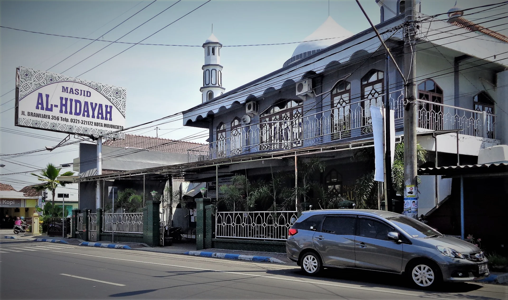 Gerakan Resik Resik Masjid Mojokerto melakukan giat bersih bersih masjid di Masjid Al-Hidayah